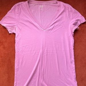Gap short sleeve v-neck T-shirt